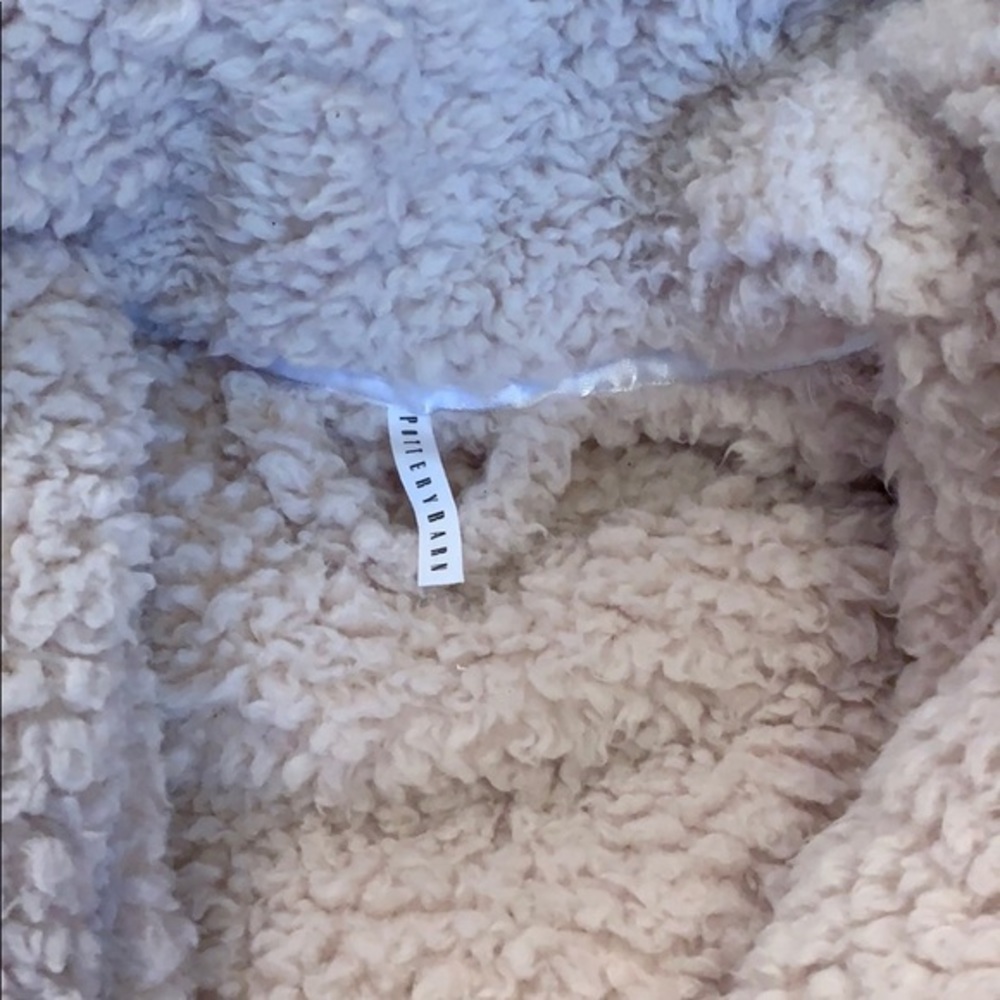 Pottery barn bathrobe! - Picture 3 of 7